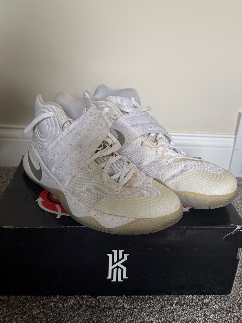 Kyrie 2 White/Metallic Silver
